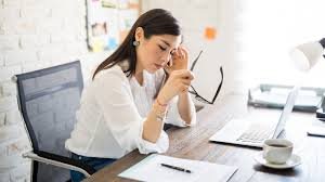 How to hide morning sickness at work. 10 clever Ways to hide it! 1 How to hide morning sickness at work. 10 clever Ways to hide it!